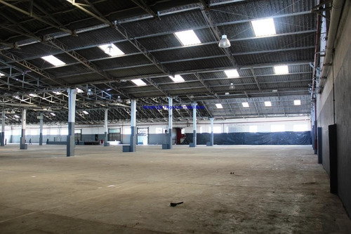 Imagem 8 de 28 de Galpão 17.000m², 03 Banheiros; Consiste Em Um Galpão De 7.800m², Outro Galpão De 7.000m², Um Edifício Com 1.820m² E Um Restaurante Com 630m² - 20082107 - 68408873