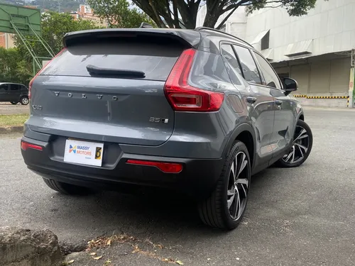 Volvo XC40 B5 R-Design
