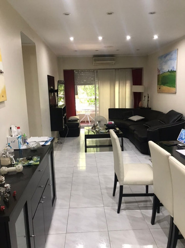 Imagen 2 de 19 de Excelente 4 Amb. Al Frente Con Lavadero, Cochera Y Baulera! Edificio Con Jardin Y Piscina En Flores!