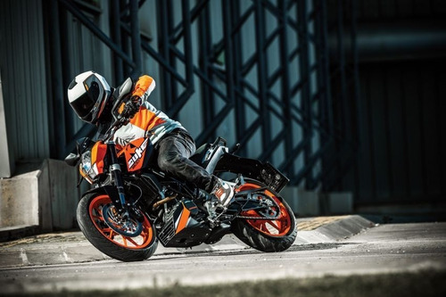 Imagen 18 de 21 de Ktm Duke 200 Moto 0km Urquiza Motos Financiada 0 Naked 2023