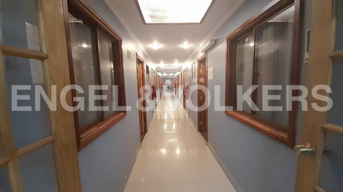 Venta De Hostal Funcionando Con Casa Amoblada En Parcela.