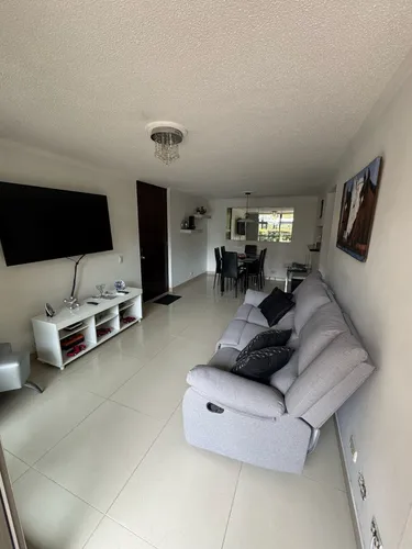 Vive En La Parte Baja De La Loma De Los Bernal, Vendo Apartamento En Exclusiva Unidad Residencial