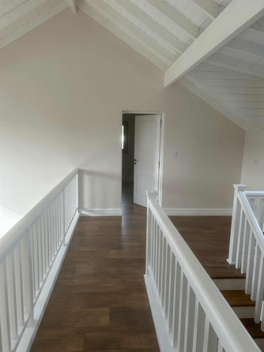 Casa En Venta - 5 Dormitorios 4 Baños - Cochera - 630mts2 - Mar Del Plata