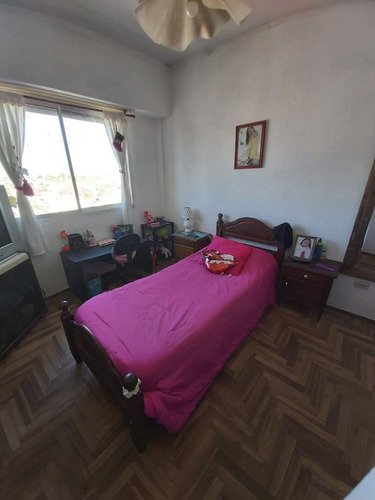 Imagen 6 de 11 de Departamento 4 Ambientes A La Calle Con Balcon Y Cochera