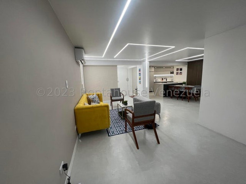 Amplio E Iluminado Apartamento En Venta En Santa Fe Norte