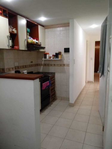 Departamento Tipo Casa 3 Ambientes Al Frente Con Patio.