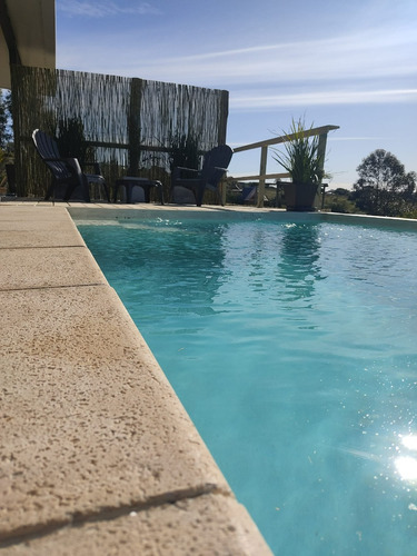 Imagen 2 de 16 de Casa Con Piscina Climatizada Y Jacuzzi Villa Serrana Entrepiedras