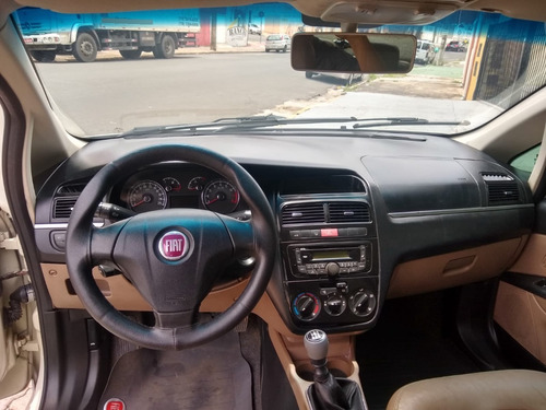 Imagem 7 de 8 de Fiat Linea Essence 1.8 Flex