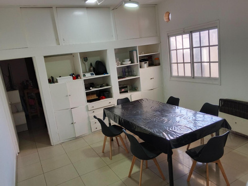 Ph En Venta - 5 Dormitorios 2 Baños - Santa Rita