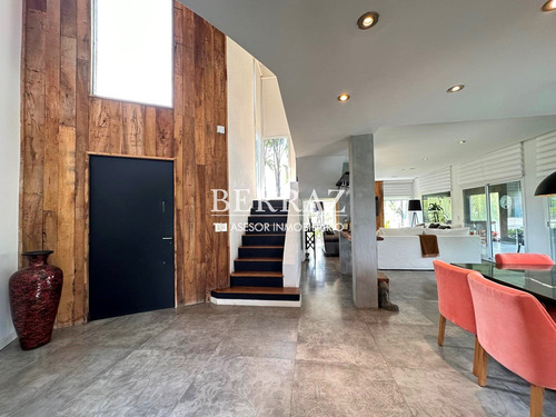 Casa En Venta En Barrio Cabos Del Lago Nordelta Tigre Lote De 1200 M2