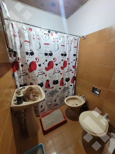 Venta Departamento A Refaccionar Con Amplio Terreno - Chaneton 800