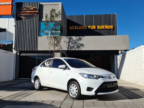 Toyota Yaris Core 1.5l V4 107hp Mt 2017
