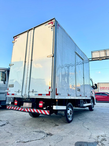 Volkswagen Express + 4x2 2023 - Baú Carga Seca