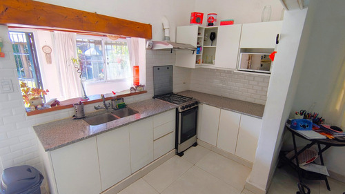 Venta Casa 3 Amb. Reciclada Con Jardín, Pileta, Quincho Y Playroom!!!