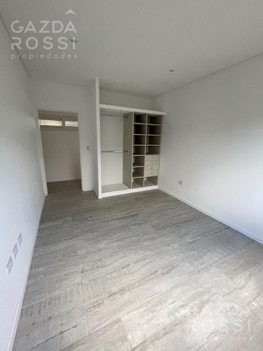 Imagen 11 de 15 de Moderna Y Amplia Casa Con Piscina A Estrenar En Cruz Del Sur, Canning!