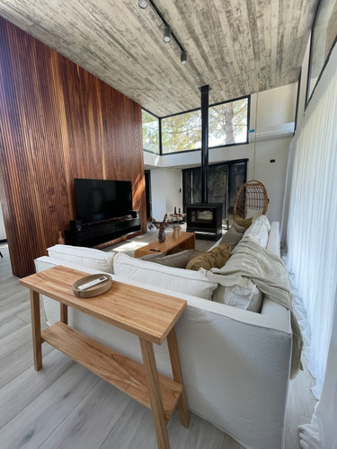 Casa A Estrenar En Alquiler Anual En Pinamar - Barrio La Herradura