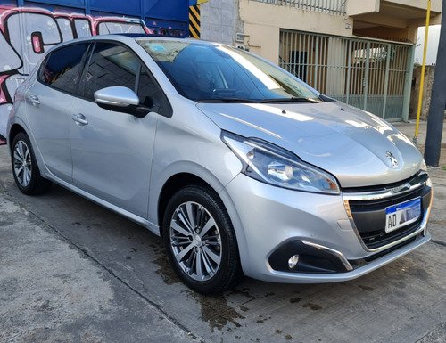 Imagen 2 de 11 de Peugeot 208 2018 1.6 Feline