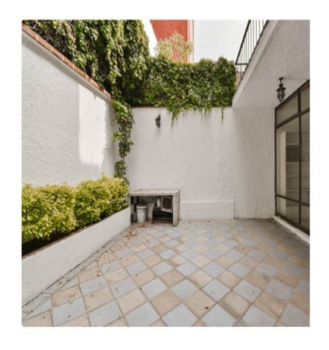 Excelente Ubicación De Casa Sola Con Uso De Suelo H3/h5