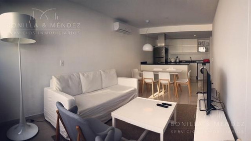 Torre Esmeralda, Unidad Central Al Frente, 2 Dormitorios, 2 Baños, Garage