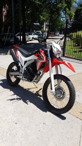 Imagen 4 de 15 de Corven Triax 250l Financio Permuto Qr Motors