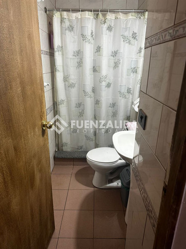 Casa En Venta De 4 Dorm. En Maipú