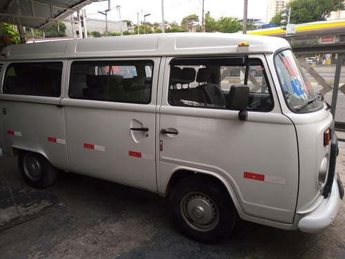 Imagem 2 de 12 de Volkswagen Kombi 2011 1.4/12 Lugares Flex 3p Nova