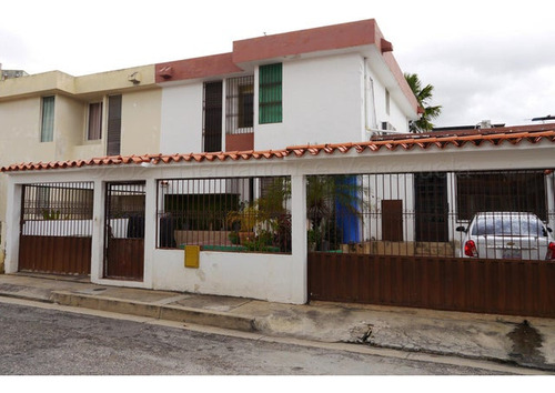 Rah Lara Vende Hermosa Casa En Excelente Zona Del Este De Barquisimeto-lara