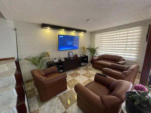 Casa En Venta En El Tesoro. Cod V1119