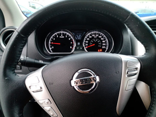 Imagen 11 de 15 de Nissan Versa 2019 1.6 Exclusive Navi At