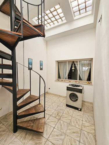 Casa 5 Ambientes Con Dependencia En Villa Devoto
