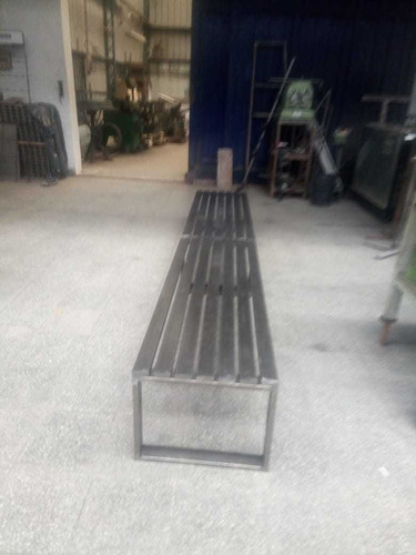 Imagen 4 de 7 de Banco Metalico