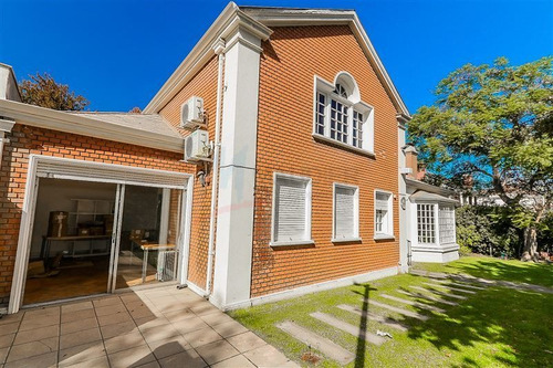 Imagen 6 de 18 de Casa En Venta De 5 Dorm. En Las Condes