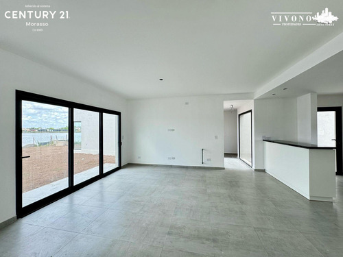 Casa En Venta A Laguna En San Sebastian - A Estrenar