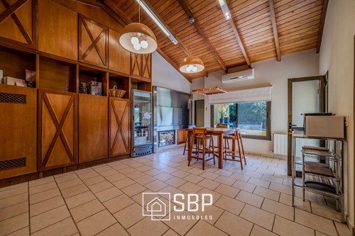 Casa En Venta | Altos Del Chateau | 4 Dorm. | Área De Servicio | Pileta