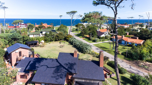 Casa En Venta De 7 Dormitorios En Playa Mansa