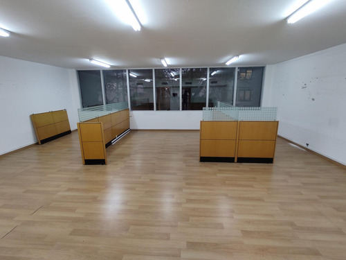 Edificio De Oficinas En Alquiler