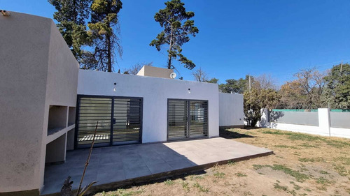 Imagen 2 de 14 de Casa En Altos De Rivera