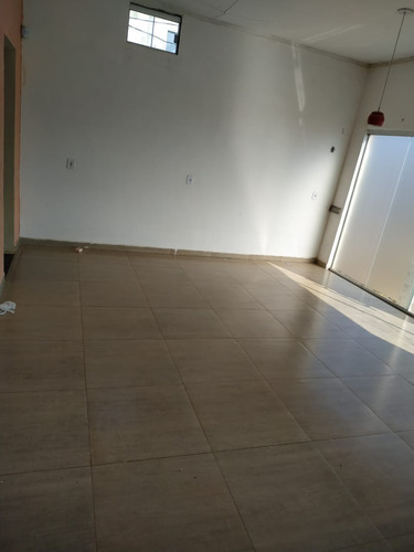 Imóvel Com 3 Construções Em Nerópolis Go
