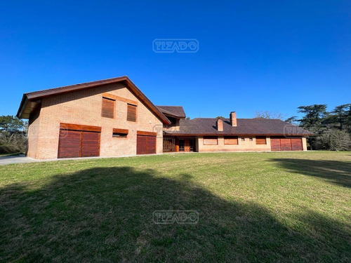 Casa Chalet  En Venta En Pilar Del Este, G.b.a. Zona Norte, Argentina