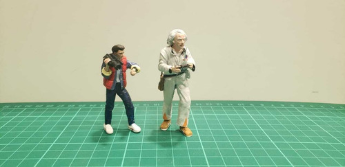 Marty Mcfly Y Doc. Brown Volver Al Futuro  1/24  Figuras