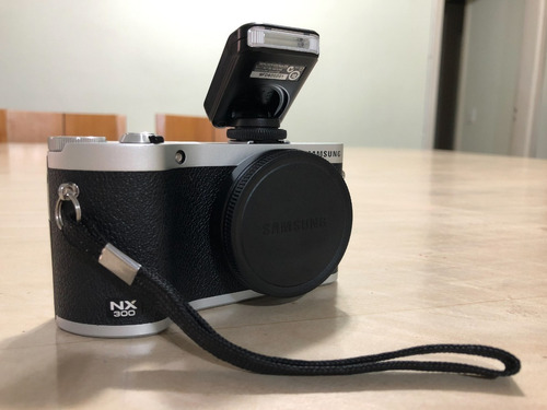 Mirrorless Câmera Digital Samsung Nx300 Lente 18-55 + Case