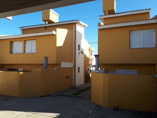 Imagen 3 de 14 de Hermosos Triplex Costa Azul 100 Mts. Playa Venta En Bloque