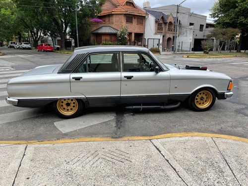 Imagen 5 de 12 de Ford Falcon Futura Sp