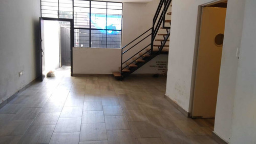Magnífico Edificio Invluye 5 Departamentos! Trato Directo!!!
