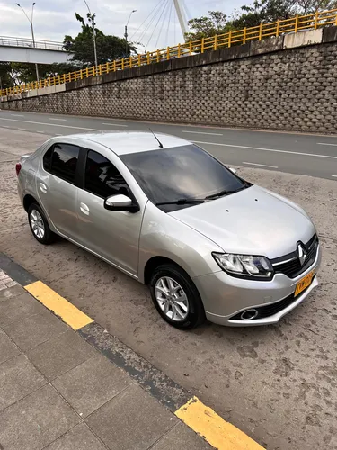Renault Logan 1.6 Privilege / Intens