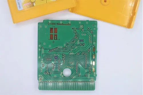 Pokémon Edición Amarilla Nintendo Game Boy (Usado)