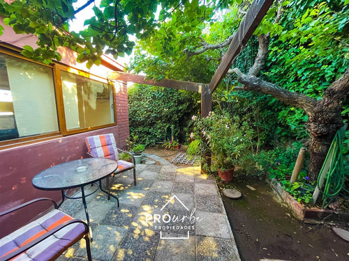 Venta Casa,los Dominicos Las Condes, 4 Dormitorios, Piscina.