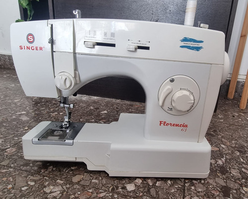 Máquina De Coser Singer Florencia 64 Portable Color Blanco Blanco (Usado)