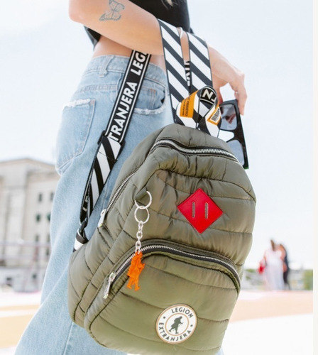 Imagen 6 de 7 de Mochila Alison Diamond Pop Militar