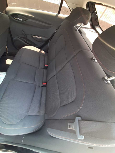 Imagem 6 de 11 de Chevrolet Onix 2013 1.4 Lt 5p